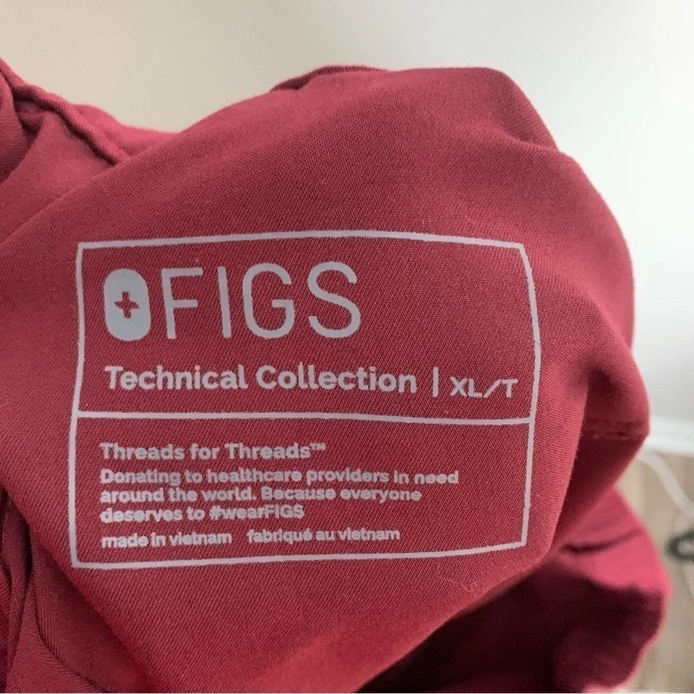 FIGS Mens Cairo cargo straight leg scrub pant burgundy red size XL tall